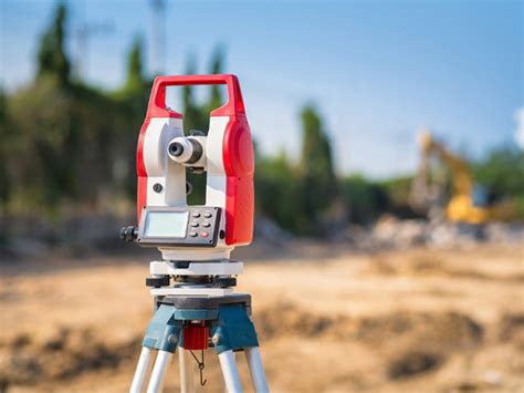 how does a theodolite work.
